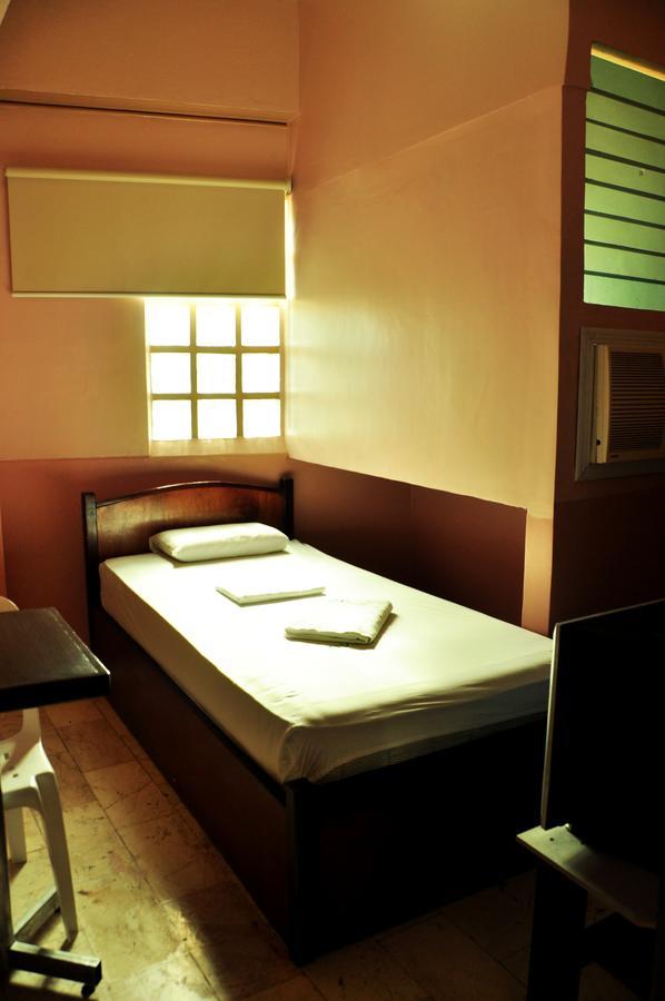 Gv Hotel - Talisay City Exteriör bild